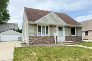 911 E Norwich St, Milwaukee, WI 53207 - Photo 1