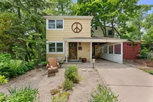 3061 N Gordon Cir, Milwaukee, WI 53212 - Photo 1