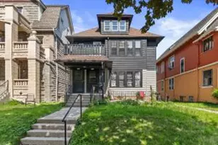 2960 N Maryland Ave, Milwaukee, WI 53211 - Photo 1