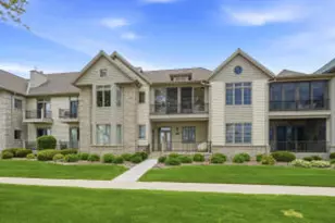 286 E Harbor View Dr, Fond du Lac, WI 54935 - Photo 1