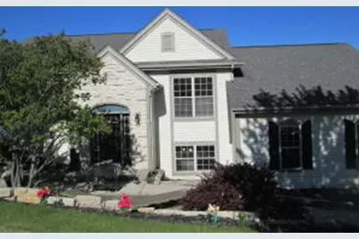 118  Manchester Dr, Waukesha, WI 53188 - Photo 1