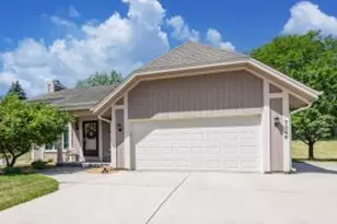 W233N7065 Blacksmith Ct, Sussex, WI 53089 - Photo 1