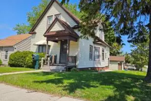 2023 S 10th St, Manitowoc, WI 54220 - Photo 1