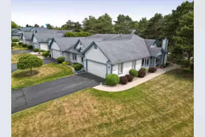 984  Bay View Cir, Mukwonago, WI 53149 - Photo 1