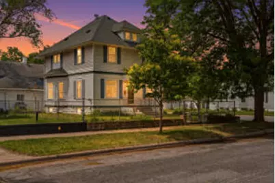 1453  Charles St, La Crosse, WI 54603 - Photo 1