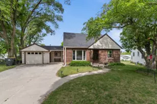 10924 W Marion St, Wauwatosa, WI 53222 - Photo 1
