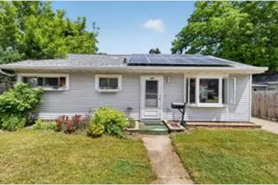 1618 E College Ave, Appleton, WI 54915 - Photo 1