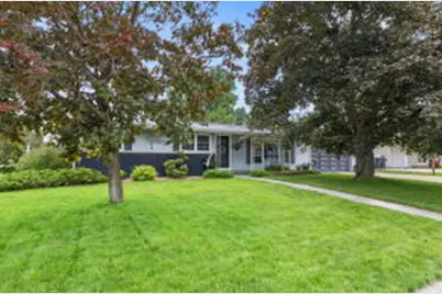 3003  Lincoln Ave, La Crosse, WI 54601 - Photo 1