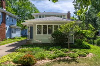127  19th St, La Crosse, WI 54601 - Photo 1
