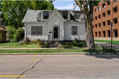 213-215  16th St, La Crosse, WI 54601 - Photo 1