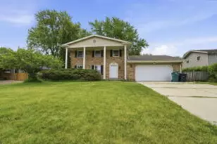 N83W18025 Le Mons Dr, Menomonee Falls, WI 53051 - Photo 1