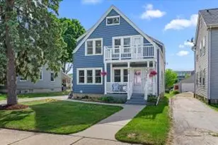 720 S 2nd Ave, West Bend, WI 53095 - Photo 1
