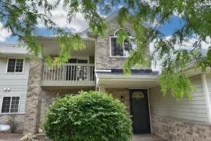 4950 W Maple Leaf Cir, Greenfield, WI 53220 - Photo 1