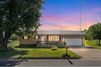715  Chicago Ave, Viroqua, WI 54665 - Photo 1