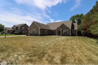 W245N2799  Single Tree Dr, Pewaukee, WI 53072 - Photo 1