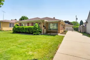 1001 Oregon St, Racine, WI 53405 - Photo 1