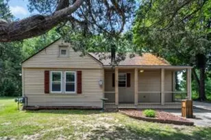 33511 Fairview Ct, Burlington, WI 53105 - Photo 1