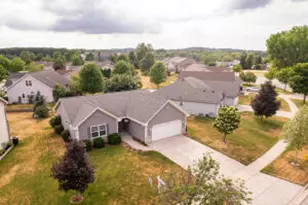 507 Sand Dr, West Bend, WI 53095 - Photo 1