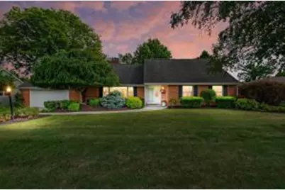 N87W15765  Belleview Blvd, Menomonee Falls, WI 53051 - Photo 1
