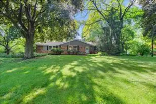W225N247 Lexington Dr, Pewaukee, WI 53186 - Photo 1