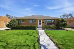 2514 S 89th St, West Allis, WI 53227 - Photo 1