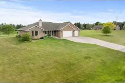 5177  Catalina Ct, Manitowoc Rapids, WI 54220 - Photo 1