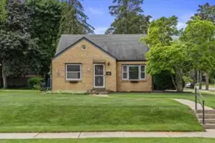 637 Oak St, South Milwaukee, WI 53172 - Photo 1