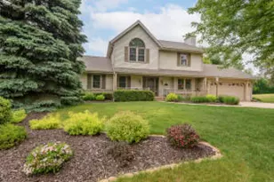 W160N10664 Fieldstone Pass, Germantown, WI 53022 - Photo 1
