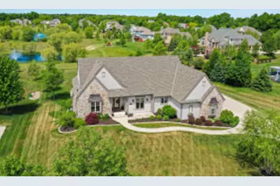 11511 N Oakview Ct, Mequon, WI 53092 - Photo 1