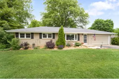 N51W15674  Fair Oak Pkwy, Menomonee Falls, WI 53051 - Photo 1