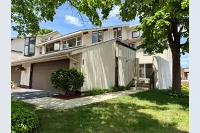 1224 W Baldwin Ct, Mequon, WI 53092 - Photo 1