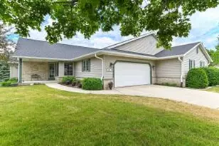 W154N6542 Marvel Dr, Menomonee Falls, WI 53051 - Photo 1