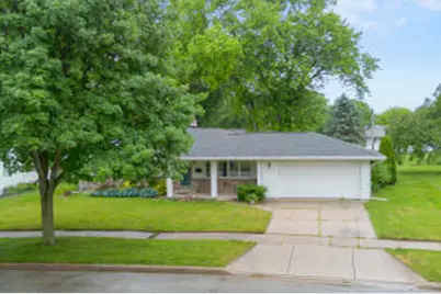 N88W6311  Willowbrooke Dr, Cedarburg, WI 53012 - Photo 1