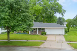 N88W6311 Willowbrooke Dr, Cedarburg, WI 53012 - Photo 1