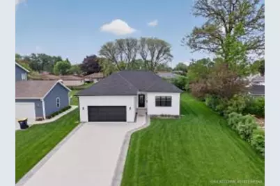 9827 W Dakota St, West Allis, WI 53227 - Photo 1