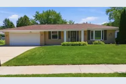 605 E Laverne Dr, Oak Creek, WI 53154 - Photo 1