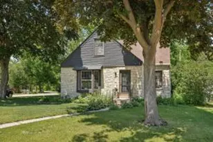 4630 W Cleveland Ave, Milwaukee, WI 53219 - Photo 1