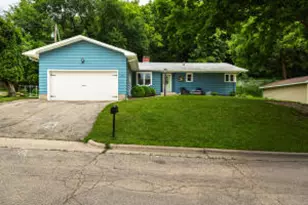 1301 31st Pl, La Crosse, WI 54601 - Photo 1