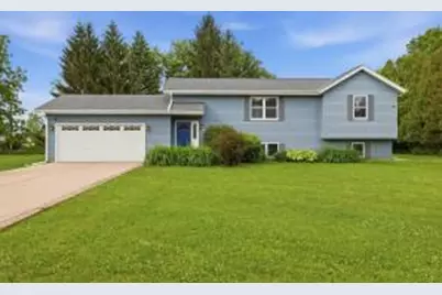 W226N8085  Rolling Hills Dr, Lisbon, WI 53089 - Photo 1