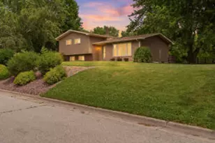 205 3rd Ave, Holmen, WI 54636 - Photo 1
