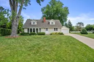 1077 Christopher Ct, Oconomowoc, WI 53066 - Photo 1