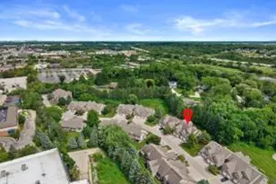 18575 Brookfield Lake Dr, Brookfield, WI 53045 - Photo 1