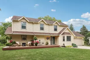 W61N840 Arbor Dr, Cedarburg, WI 53012 - Photo 1