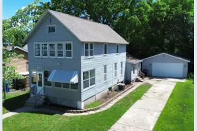 618  Sioux St, Winona, MN 55987 - Photo 1