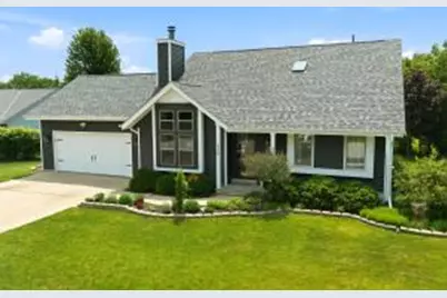 4199 W Hilltop Ln, Franklin, WI 53132 - Photo 1