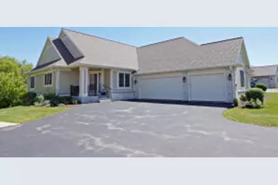 2914 W Villa Dr, Franklin, WI 53132 - Photo 1