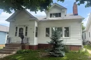 2762 S Linebarger Terrace, Milwaukee, WI 53207 - Photo 1