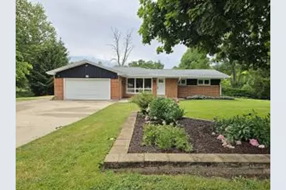W136N7015  Claas Rd, Menomonee Falls, WI 53051 - Photo 1