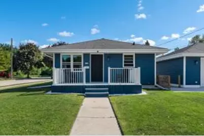 2142  Richmond Ave, Manitowoc, WI 54220 - Photo 1