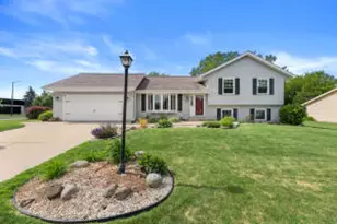 N49W14033 Brook Falls Dr, Menomonee Falls, WI 53051 - Photo 1